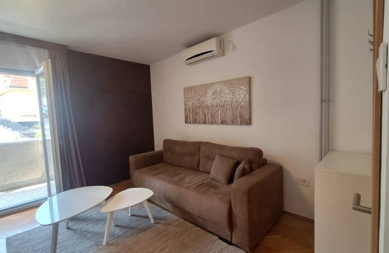 Alquiler de un acogedor apartamento de 2 habitaciones, 46 m², Voždovac, Belgrado, Serbia